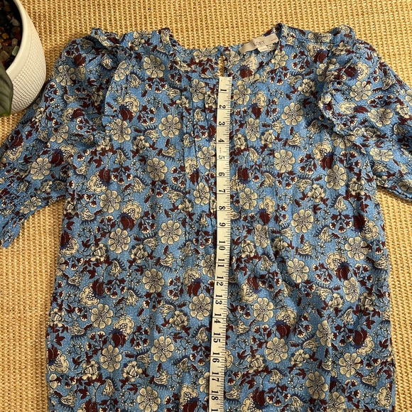 Blue Flower pattern LOFT Blouse - Picture 4 of 5